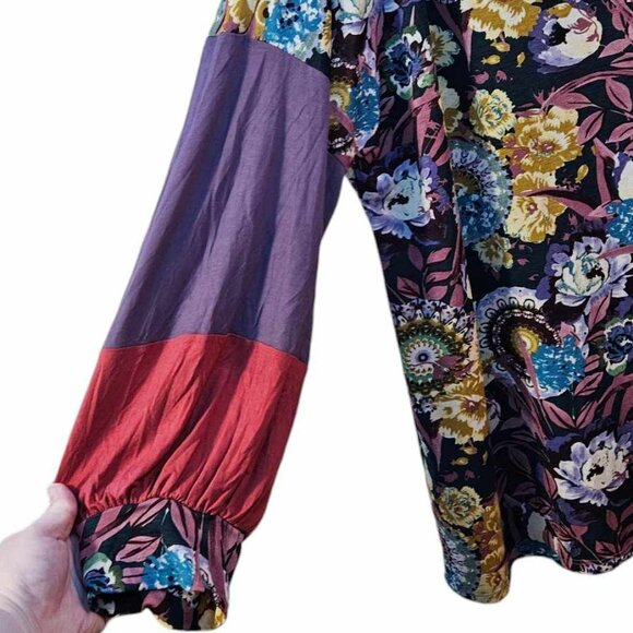 $5 if Bundled! EUC Beautiful Floral Boutique Top Plus - Picture 2 of 5